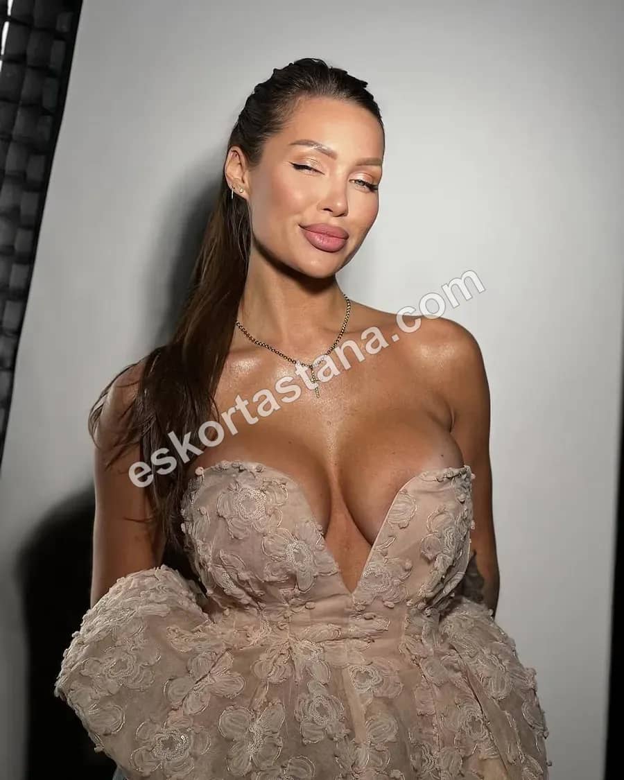 YASMINA